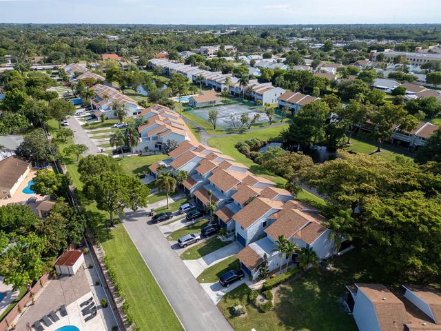 1599 Woodbridge Lakes Circle, West Palm Beach, FL 33406