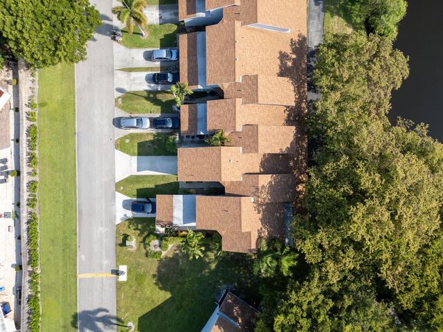 1599 Woodbridge Lakes Circle, West Palm Beach, FL 33406