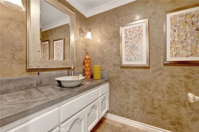 19305 Brooktrail Lane, Huntington Beach, CA 92648