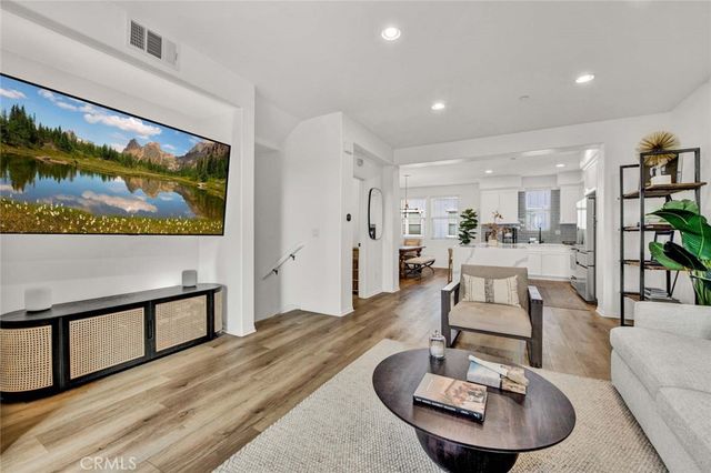 3009 E Pacific Coast, Signal Hill, CA 90804