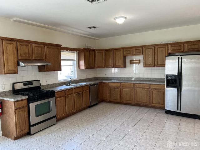 22 N Whittier Street B, Carteret, NJ 07008