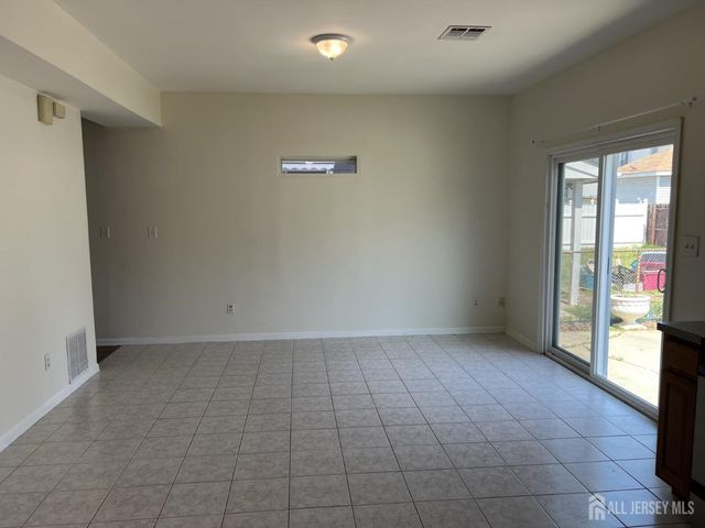 22 N Whittier Street B, Carteret, NJ 07008