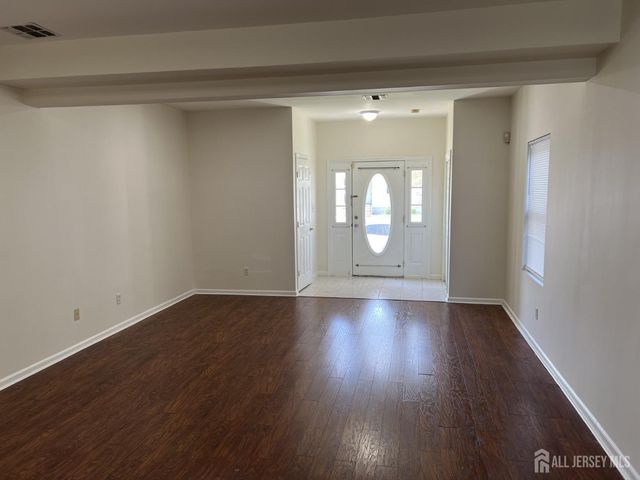 22 N Whittier Street B, Carteret, NJ 07008