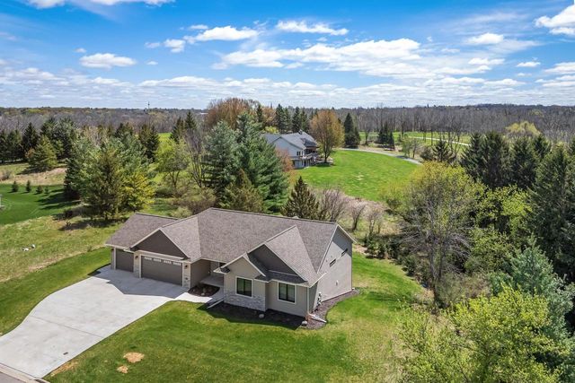 309 Drumlin Loop, Ripon, WI 54971