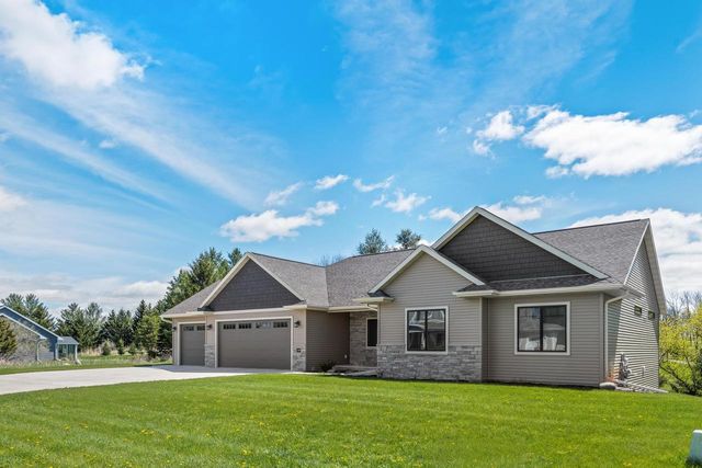 309 Drumlin Loop, Ripon, WI 54971
