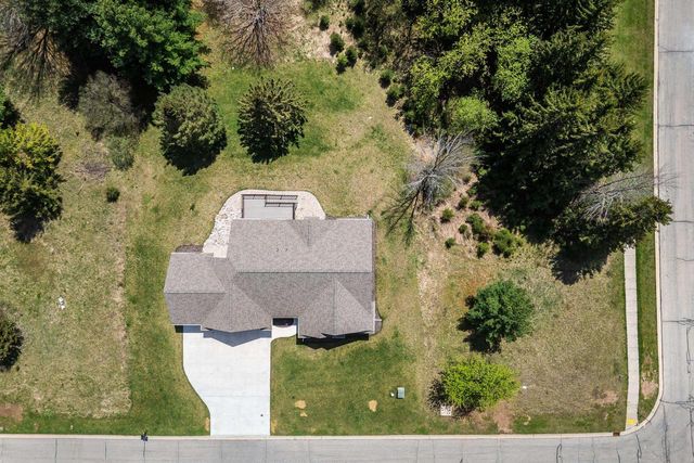 309 Drumlin Loop, Ripon, WI 54971