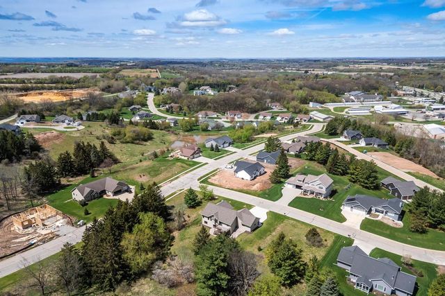309 Drumlin Loop, Ripon, WI 54971