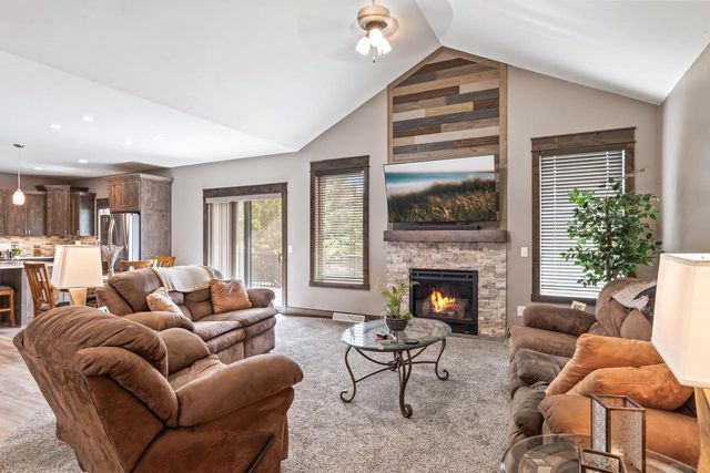 309 Drumlin Loop, Ripon, WI 54971
