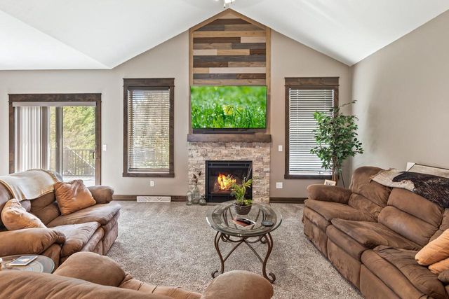 309 Drumlin Loop, Ripon, WI 54971