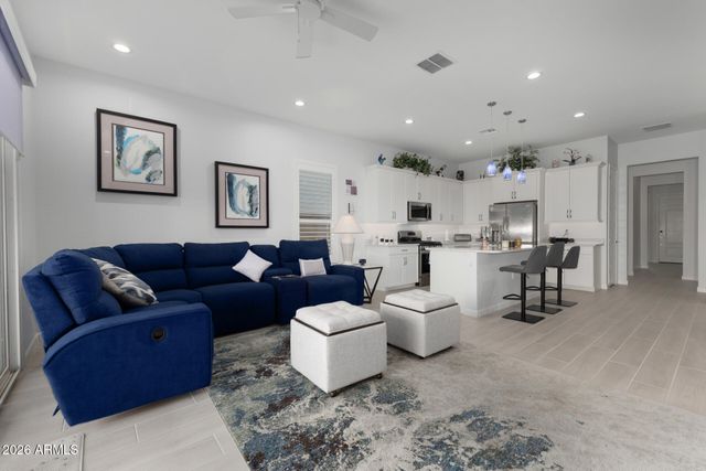 10240 W LONE CACTUS Drive, Peoria, AZ 85382