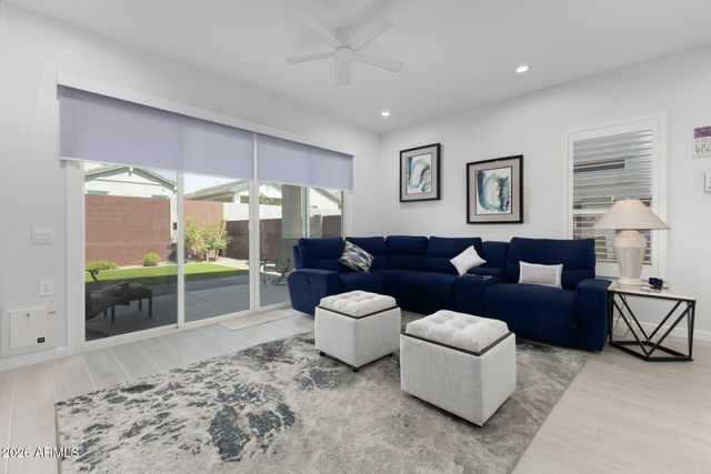 10240 W LONE CACTUS Drive, Peoria, AZ 85382