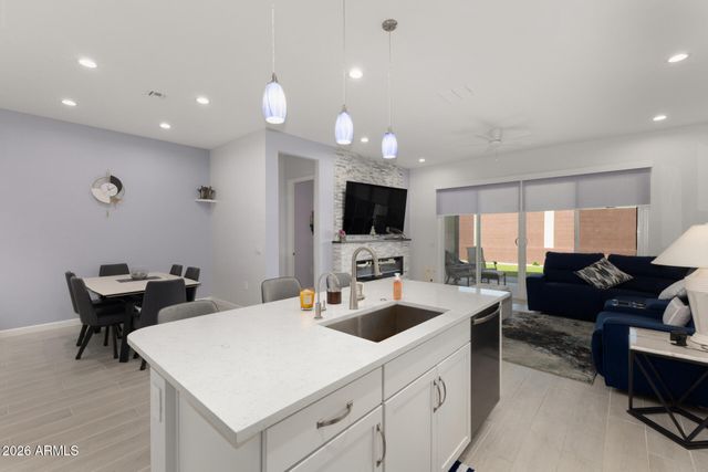 10240 W LONE CACTUS Drive, Peoria, AZ 85382