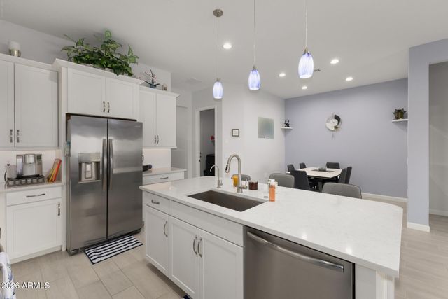 10240 W LONE CACTUS Drive, Peoria, AZ 85382