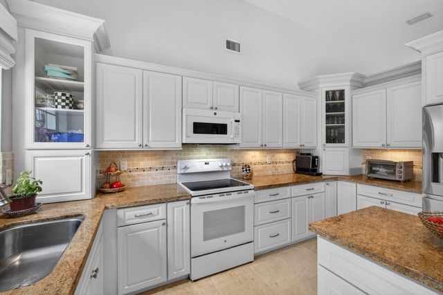 108 Eagleton Lane, Palm Beach Gardens, FL 33418