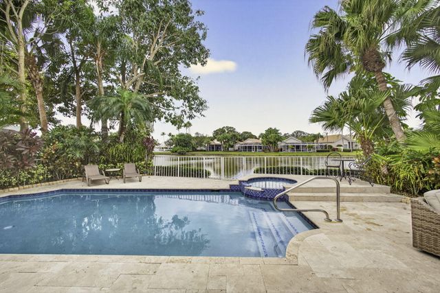 108 Eagleton Lane, Palm Beach Gardens, FL 33418