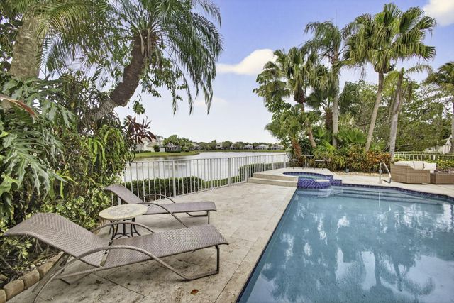 108 Eagleton Lane, Palm Beach Gardens, FL 33418