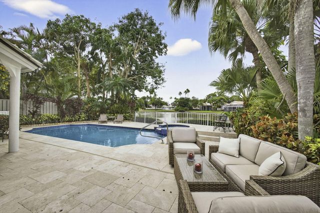 108 Eagleton Lane, Palm Beach Gardens, FL 33418