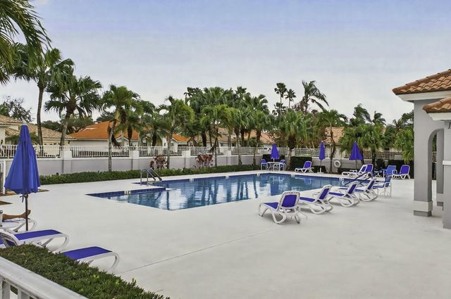 108 Eagleton Lane, Palm Beach Gardens, FL 33418