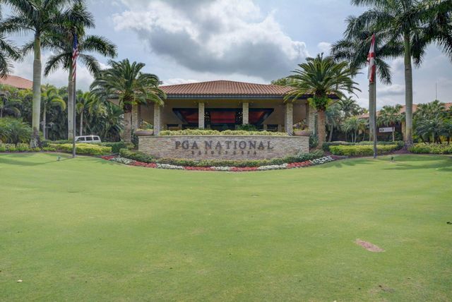 108 Eagleton Lane, Palm Beach Gardens, FL 33418