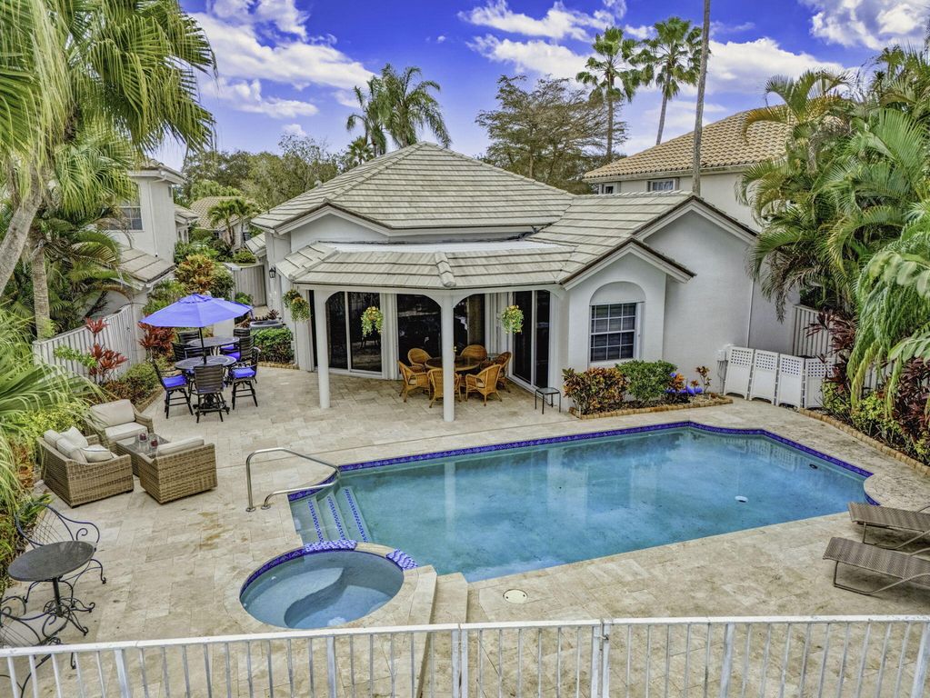 108 Eagleton Lane, Palm Beach Gardens, FL 33418