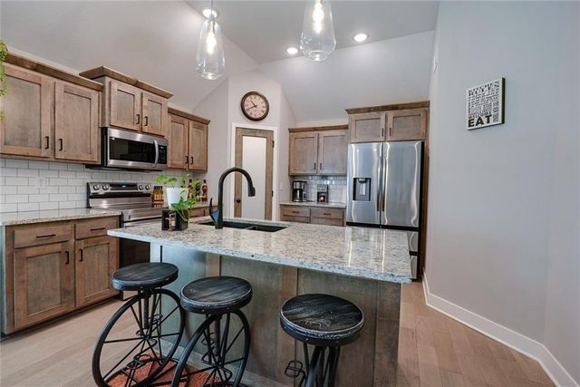 1404 NW Maple Drive, Grain Valley, MO 64029