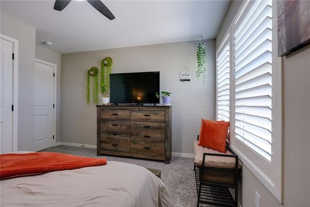 1404 NW Maple Drive, Grain Valley, MO 64029