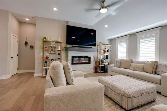 1404 NW Maple Drive, Grain Valley, MO 64029