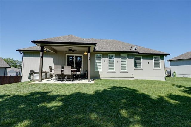 1404 NW Maple Drive, Grain Valley, MO 64029