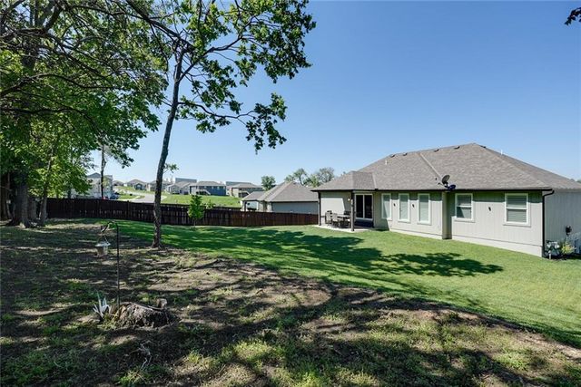 1404 NW Maple Drive, Grain Valley, MO 64029