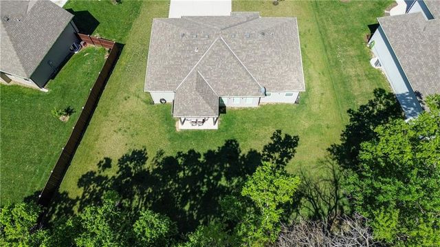 1404 NW Maple Drive, Grain Valley, MO 64029