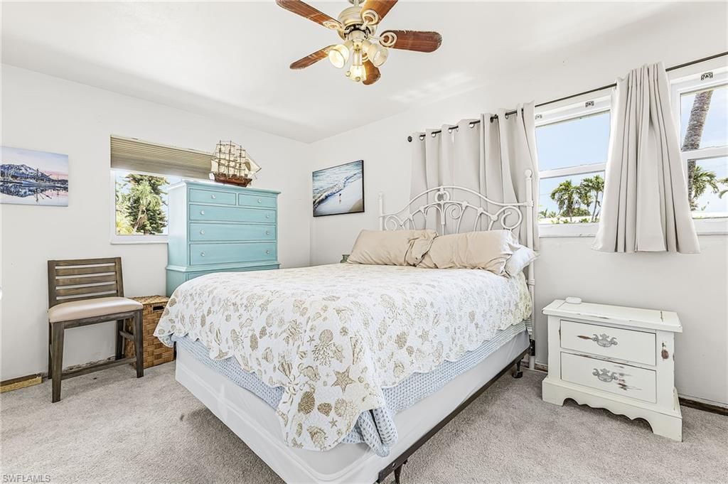 Image 15 of property listing at 3018 SE 17th PL, Cape Coral, FL 33904