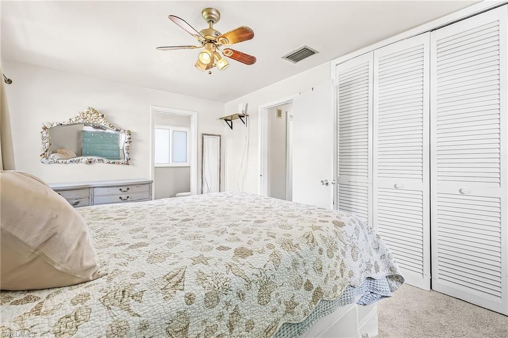 Image 16 of property listing at 3018 SE 17th PL, Cape Coral, FL 33904