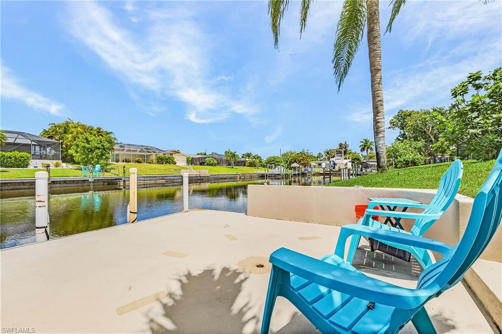 Image 22 of property listing at 3018 SE 17th PL, Cape Coral, FL 33904