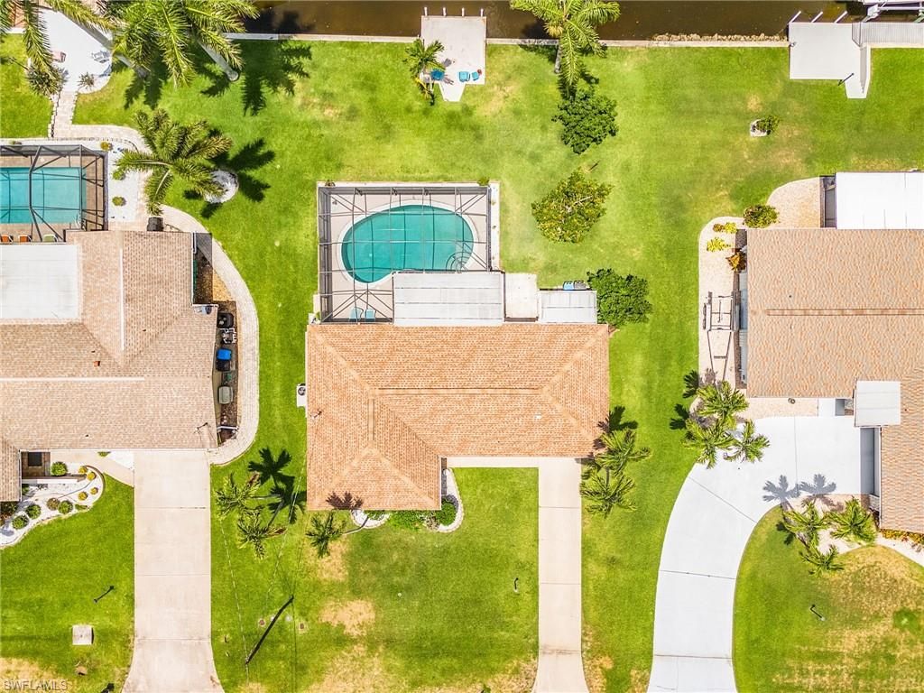 Image 24 of property listing at 3018 SE 17th PL, Cape Coral, FL 33904