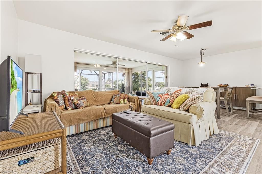 Image 7 of property listing at 3018 SE 17th PL, Cape Coral, FL 33904