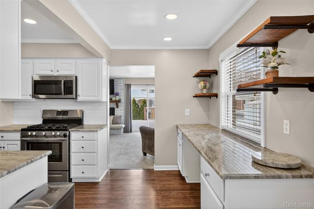 4624 Turner Street, Trenton, MI 48183