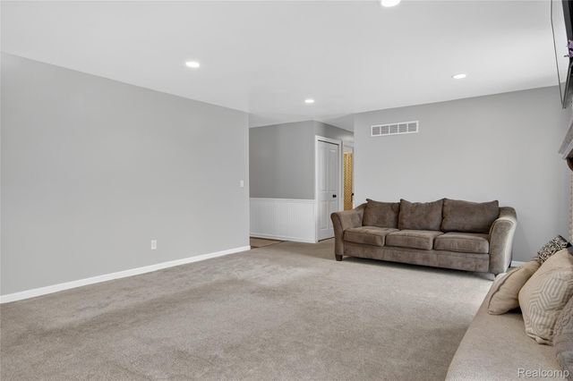 4624 Turner Street, Trenton, MI 48183