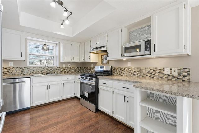 410 NE Corsicana Street, Lee's Summit, MO 64086