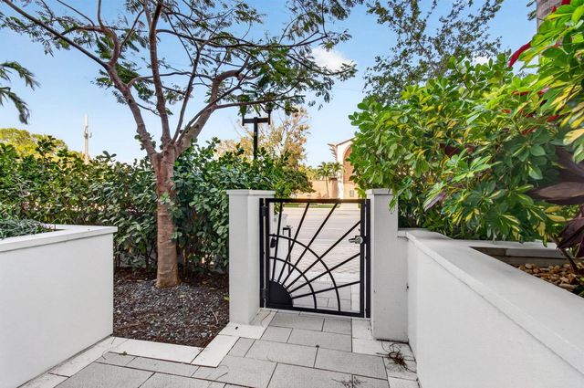 155 E Boca Raton Road Th3, Boca Raton, FL 33432