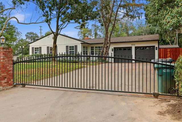 894 Larch Ln, Sacramento, CA 95864