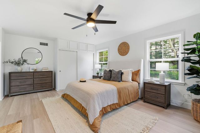 894 Larch Ln, Sacramento, CA 95864