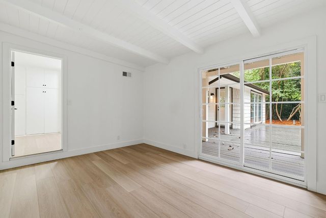 894 Larch Ln, Sacramento, CA 95864