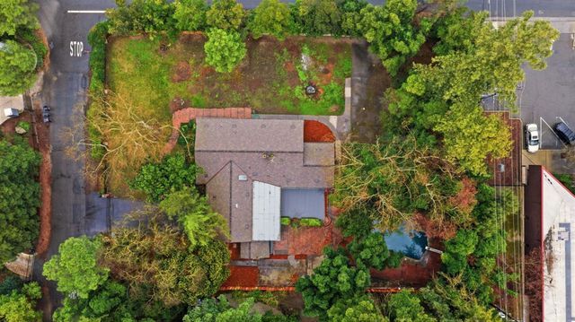 894 Larch Ln, Sacramento, CA 95864