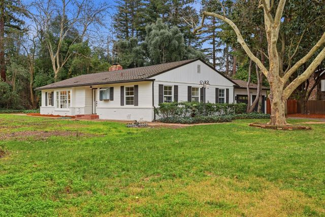 894 Larch Ln, Sacramento, CA 95864