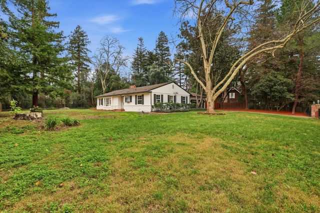 894 Larch Ln, Sacramento, CA 95864