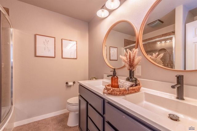 305 BEAR TOOTH DR, Box Elder, SD 57719