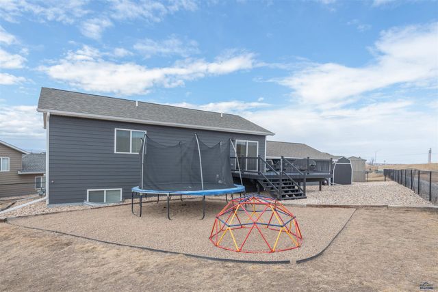 305 BEAR TOOTH DR, Box Elder, SD 57719