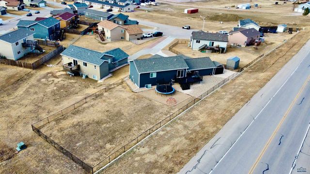 305 BEAR TOOTH DR, Box Elder, SD 57719
