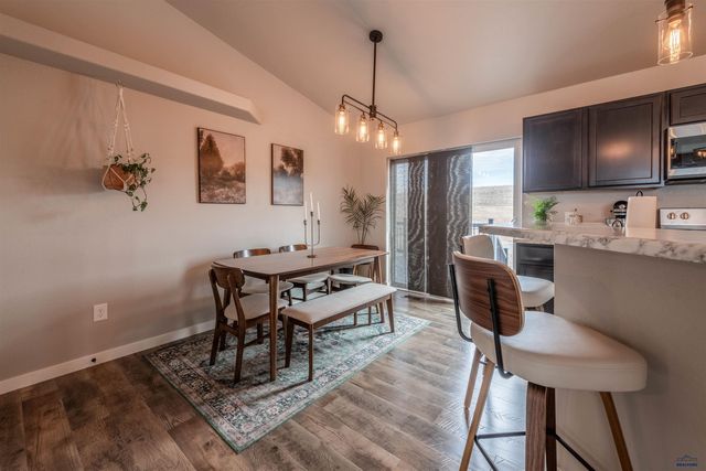 305 BEAR TOOTH DR, Box Elder, SD 57719