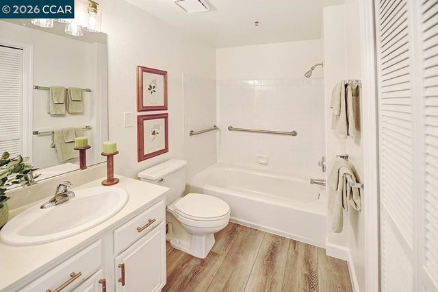 1840 Tice Creek 2320, Walnut Creek, CA 94595